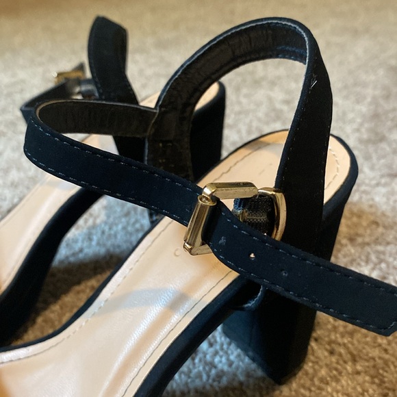 Cute black heels, strap high heel, thick heel, open toed! Size 6&1/2! - Picture 2 of 3